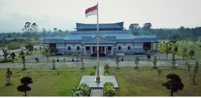 gmki_pematangsiantar_simalungun_minta_rehab_kantor_bupati_dibatalkan