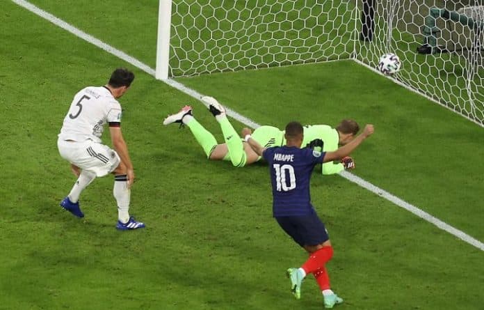 gol_bunuh_diri_hummels_bawa_kemenangan_prancis_1_0_atas_jerman