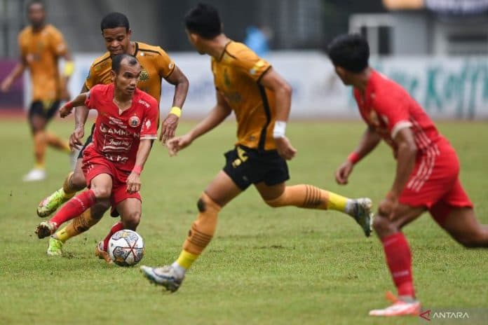 gol_riko_simanjuntak_bawa_persija_kalahkan_psis_semarang