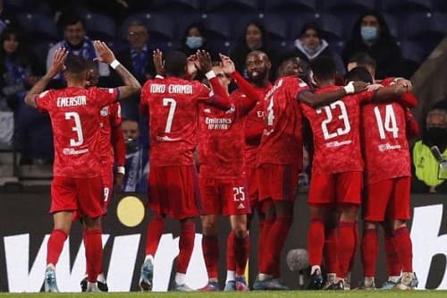 gol_tunggal_lucas_paqueta_bawa_lyon_ungguli_porto_di_liga_eropa
