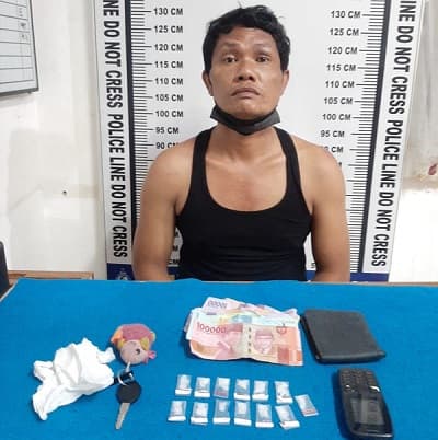goliong_pengendara_kawasaki_klx_ditangkap_polisi_karena_bawa_si_kristal_putih