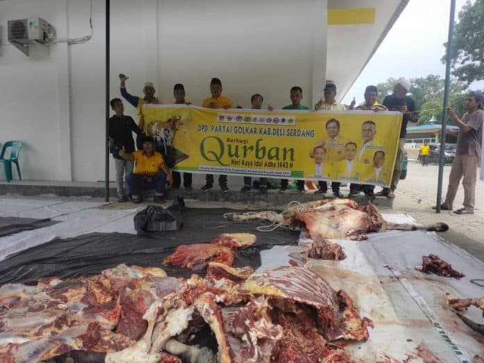 golkar_deli_serdang_bagikan_seribu_kupon_kurban_kepada_dhuafa