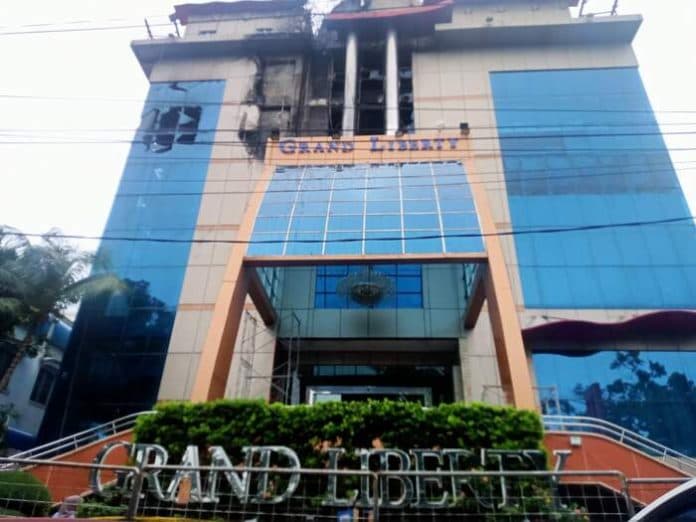 grand_liberty_digaris_polisi_usai_terbakar_pesta_nikah_terancam_gagal