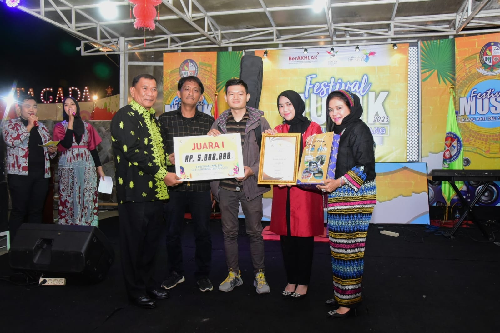 grup_musik_rentak_bertuah_juara_i_festival_musik_deli_serdang
