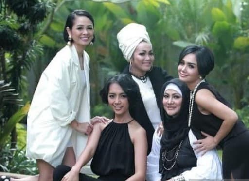 grup_vokal_5_wanita_rilis_lagu_untuk_perempuan_tangguh_indonesia