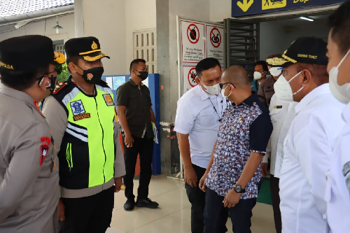 gubernur_dan_kapolda_sumut_tinjau_kesiapan_pt_kai_dan_polres_tebing_tinggi