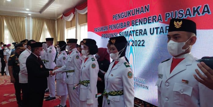 gubernur_edy_rahmayadi_kukuhkan_66_paskibraka_provinsi_sumut