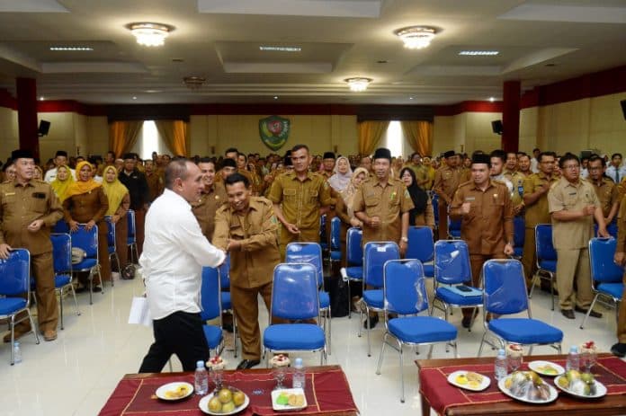 gubernur_edy_tantang_guru_se_tabagsel_cetak_sdm_unggul