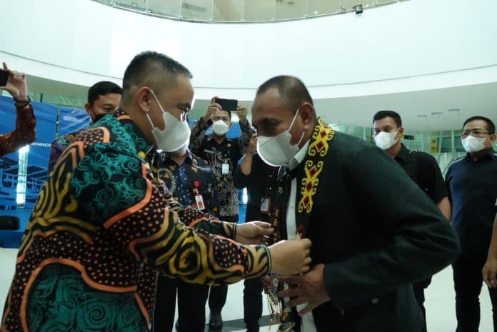 gubernur_sumut_edy_rahmayadi_bawa_tanah_deli_ke_ikn_nusantara