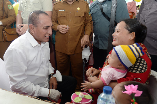 gubernur_sumut_imbau_orang_tua_bawa_balitanya_imunisasi_polio