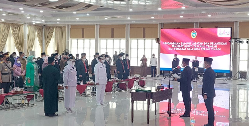 gubernur_sumut_lantik_sekda_tapteng_dan_sekda_kota_tebing_tinggi_jadi_penjabat_kepala_daerah