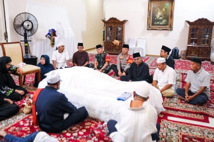 gubernur_sumut_periode_2008_2011_meninggal_kapolda_sumut_sampaikan_belasungkawa