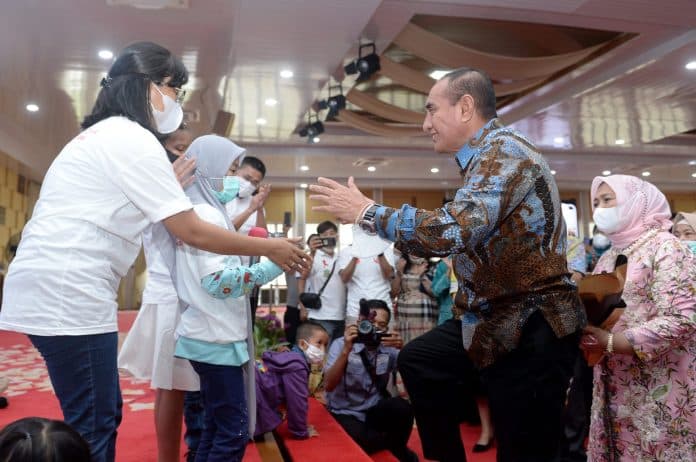gubernur_tekankan_penanganan_hivaids_menjadi_perhatian_semua_pihak