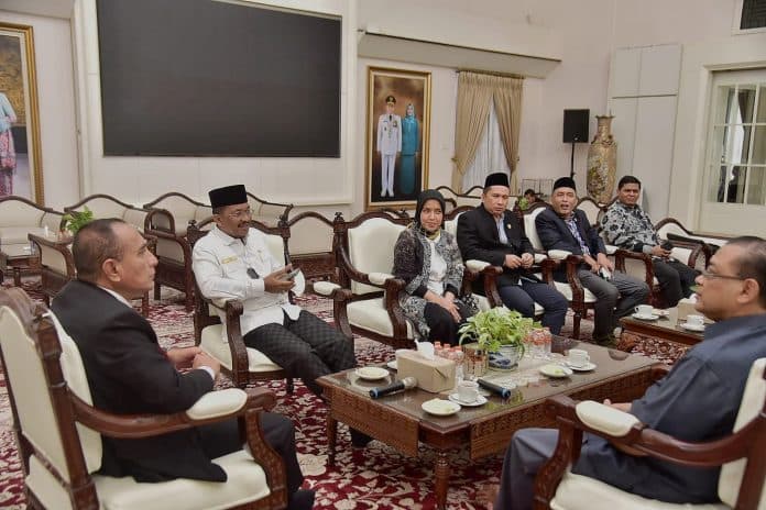 gubsu_dukung_penuh_keterbukaan_informasi_badan_publik_sumut