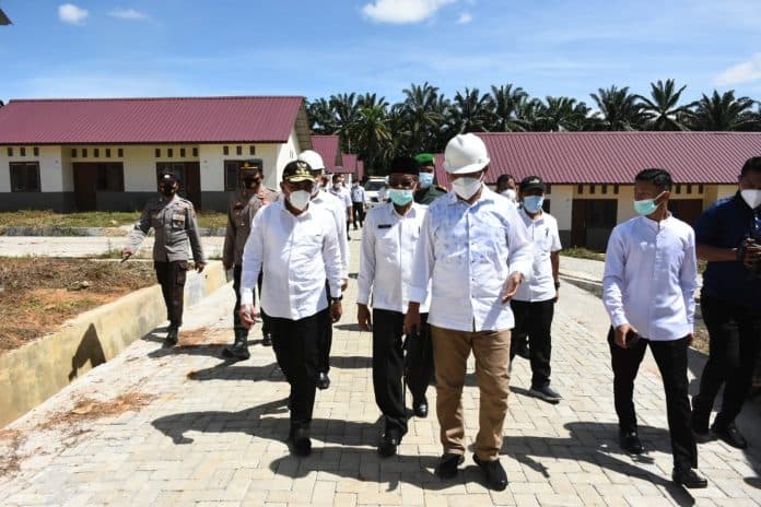 gubsu_minta_pemkab_madina_pindahkan_warga_korban_banjir_bandang_dari_bantaran_sungai