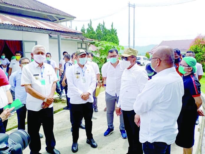 gubsu_serahkan_100_unit_rapid_test_ke_tarutung