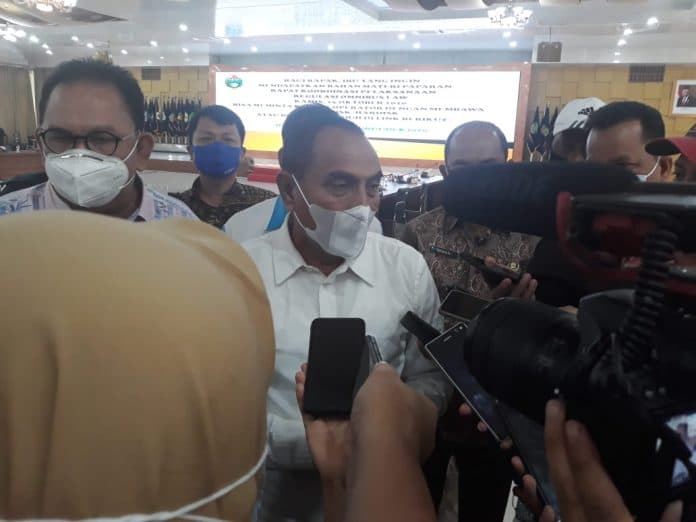 gubsu_serahkan_draf_uu_ciptaker_ke_pojka_untuk_dipelajari