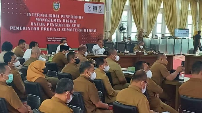 gubsu_tekankan_kadinkes_sumut_soal_booster_wajib_dilakukan_hingga_pedesaan