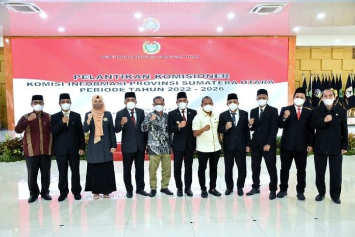 gubsu_tekankan_tiga_hal_pada_pelantikan_anggota_komisi_informasi_provinsi_sumut