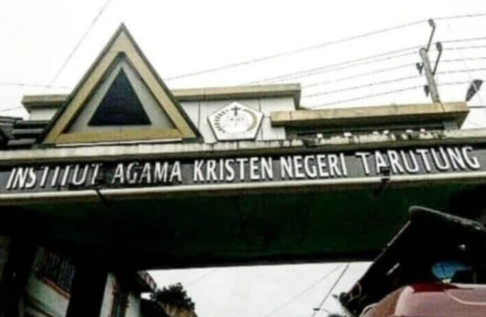 gugus_tugas_surati_kampus_17_pegawai_dan_dosen_iakn_tarutung_terpapar_covid_19