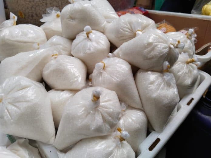 gula_pasir_di_ritel_modern_kosong_stok_di_pasar_tradisional_kota_siantar_banyak