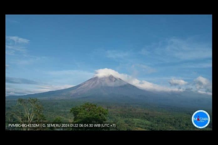 gunung_semeru_erupsi_19_kali_warga_dilarang_beraktivitas