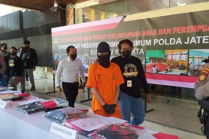 guru_bejat_cabuli_45_siswi_smp_di_batang_polisi_ada_kelainan_seksual