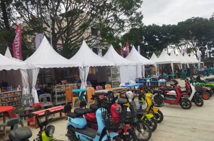 h_1_puncak_aquabike_di_toba_tidak_ditemukan_kuliner_berbahan_andaliman