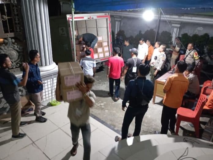 h_26_kpu_sumut_sudah_terima_55_juta_surat_suara_pemilu_2024