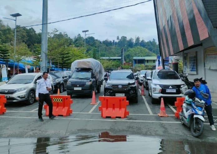 h_2_natal_jumlah_kendaraan_di_tiga_pelabuhan_danau_toba_meningkat