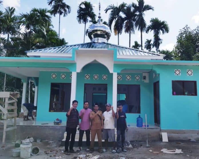 h_novri_ompusunggu_sumbangkan_mushola_bagi_warga_nagori_parbutaran_simalungun