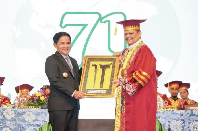 hadapi_tantangan_digitalisasi_pj_gubernur_ajak_universitas_di_sumut_tingkatkan_mutu_lulusan