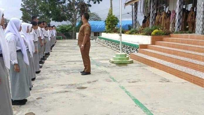 hadir_kerja_usai_libur_kacabdisdik_sumut_xi_mengapresiasi_pegawai