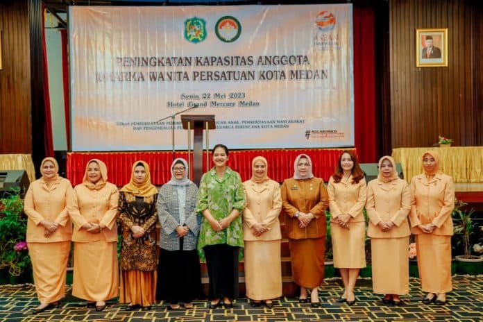hadiri_dwp_kota_medan_ini_pesan_kahiyang_ayu_bobby_nasution