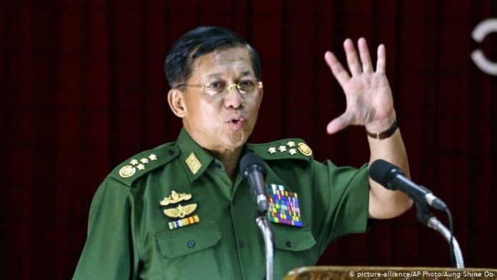hadiri_ktt_asean_panglima_militer_myanmar_tiba_di_indonesia