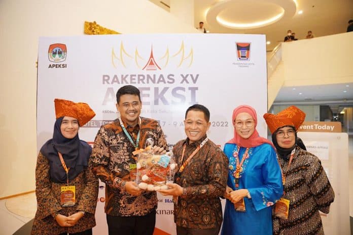 hadiri_rakernas_ke_xv_apeksi_di_padang_bobby_nasution_akan_suguhkan_pertunjukan_anak_medan