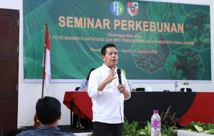 hadiri_seminar_perkebunan_radiapoh_pemerintah_dukung_investor_bangun_simalungun