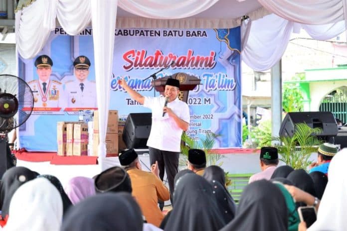 hadiri_silaturahmi_majelis_taklim_bupati_zahir_minta_terus_galakkan_pengajian