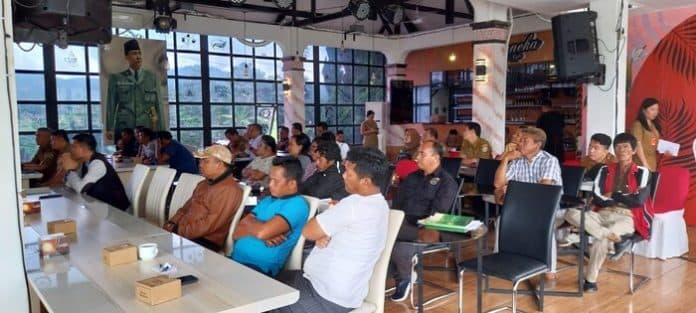 hadirkan_sejumlah_narasumber_dinas_pmptsp_taput_sosialisasi_cara_mengurus_izin_galian_c