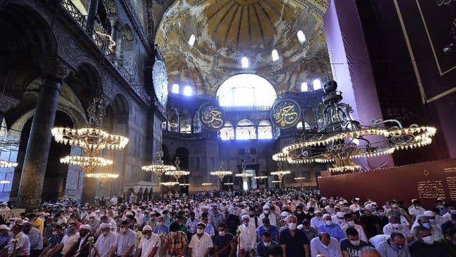 hagia_sophia_jadi_klaster_corona_500_jemaah_positif_covid_19