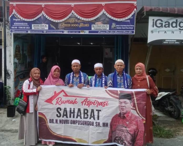 haji_novri_ompusunggu_kembali_memberangkatkan_tiga_warga_dari_kabupaten_simalungun_menunaikan_ibadah_umroh