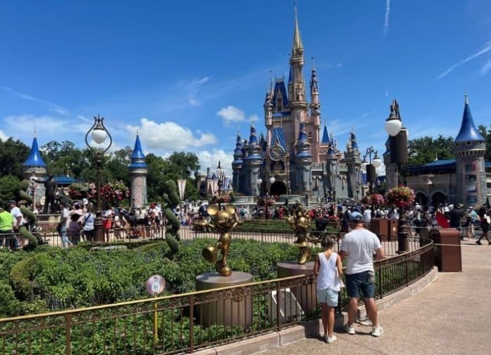 hakim_florida_memutuskan_menolak_permohonan_disney_melawan_desantis