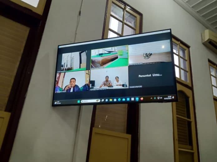 hakim_pn_medan_tegur_wartawan_saat_ambil_foto_sidang