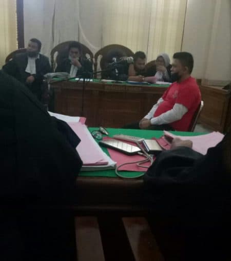 hakim_pn_medan_tolak_eksepsi_pemilik_25_butir_pil_ekstasi
