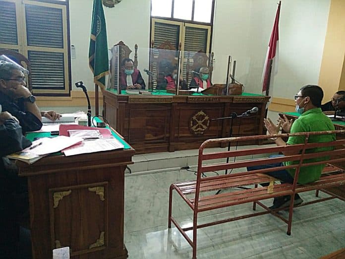 hakim_sentil_ayong_terdakwa_kasus_penculikan