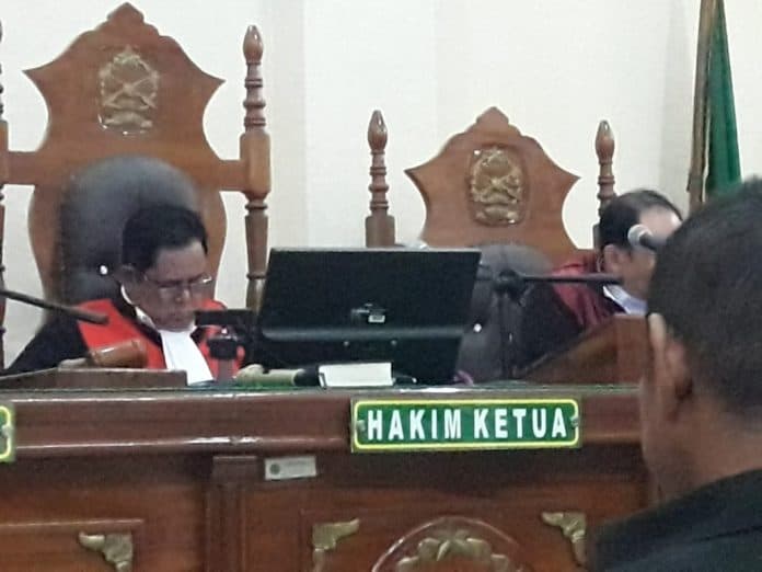 hakim_sulhanuddin_tidur_saat_sidang_kasus_korupsi_mahad_uin_sumut_berlangsung