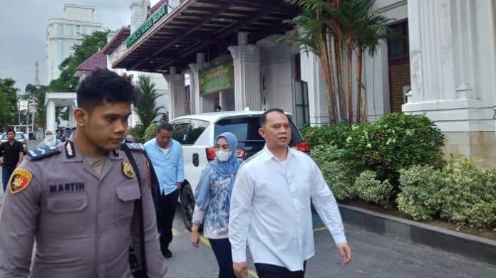 hakim_tinggi_ubah_hukuman_bupati_labuhanbatu_nonaktif_jadi_4_tahun_penjara