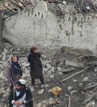 hampir_1000_orang_tewas_akibat_gempa_afghanistan
