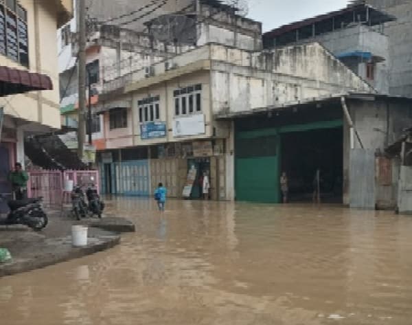 hampir_seluruh_wilayah_kota_tebing_tinggi_digenangi_banjir