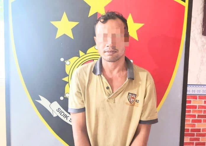 handphone_dicuri_tetangga_sendiri_korban_dan_kadus_amankan_pelaku